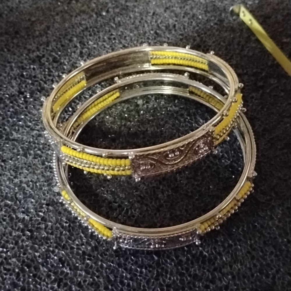 Silver Tone and Yellow Beaded Bangles - Picture 5 of 5